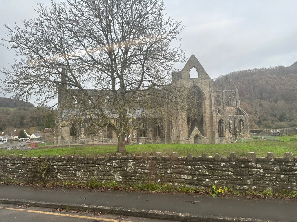 Wez G inviting Taylor Swift to Tintern Abbey, using Wordsworth’s seductive poetic influence…